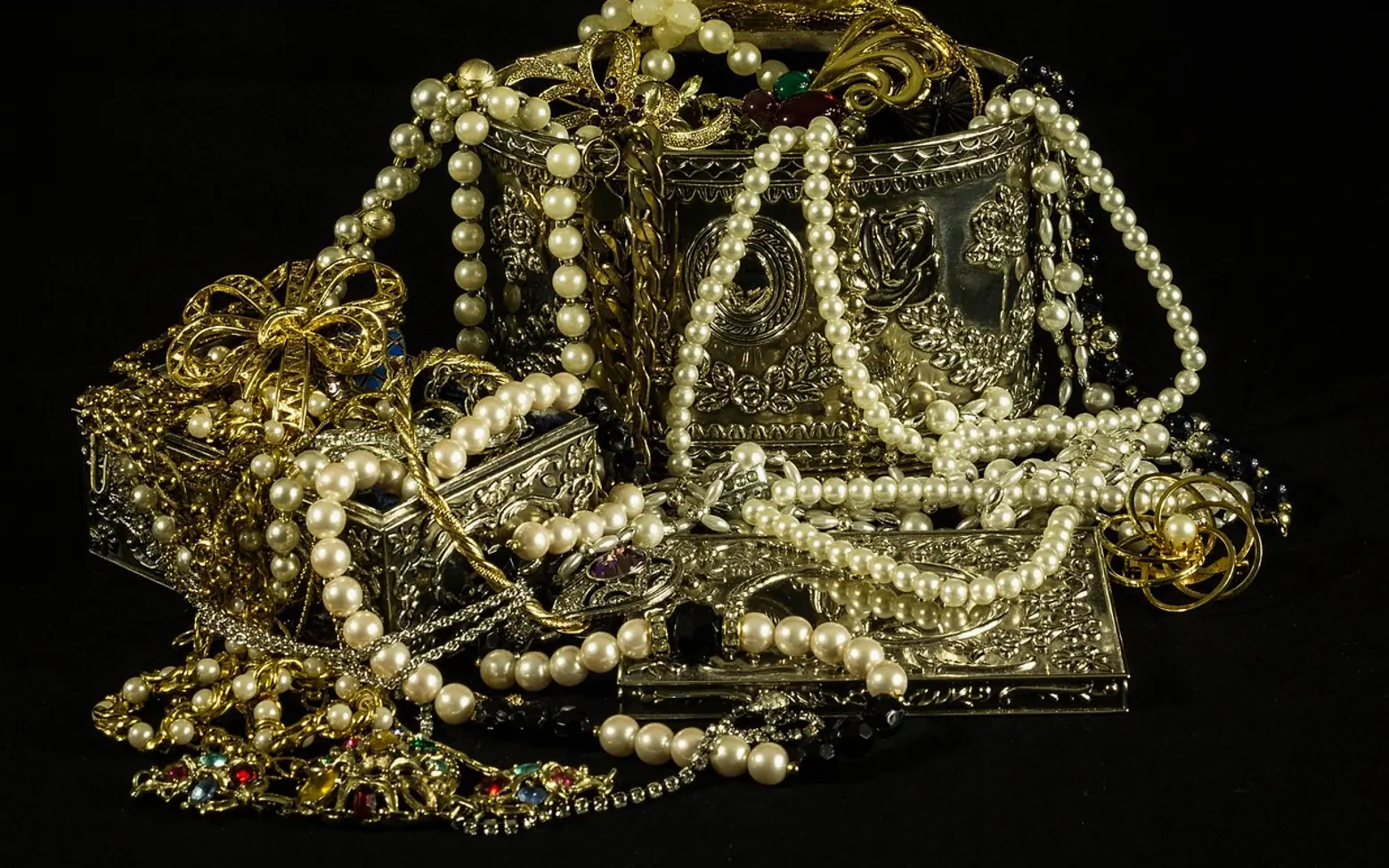 Treasure, jewels and pearls
